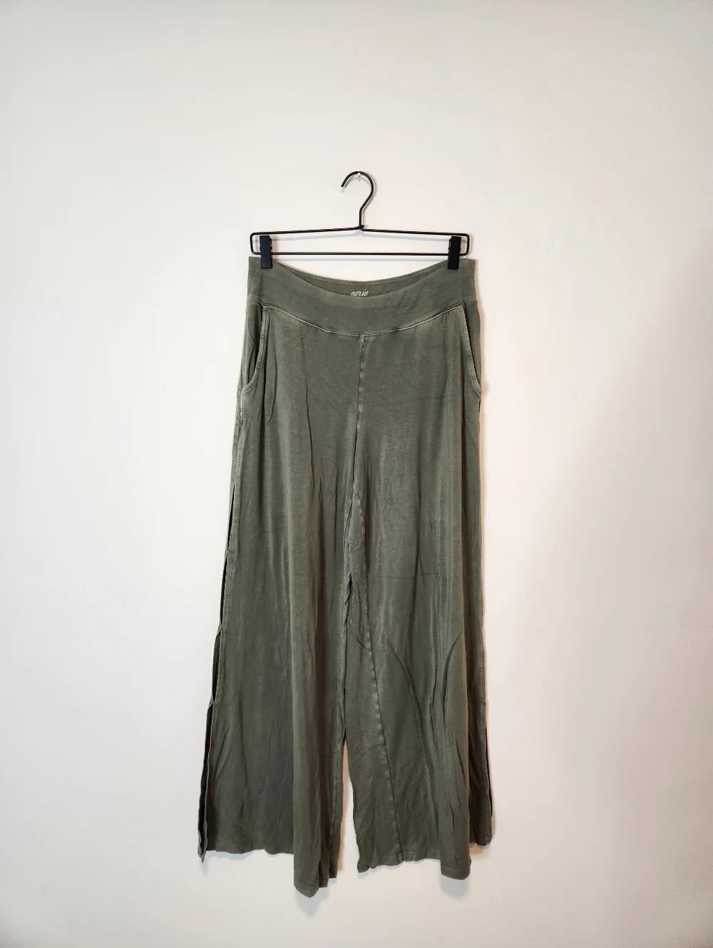 Aerie Island Wide Leg Lounge Pants Size Medium - Picture 3 of 11